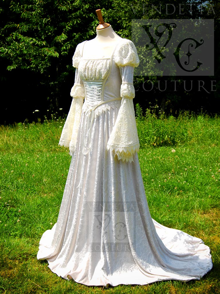 Vintage Gothic Lace Boho Ballgown Wedding Dress With Cloak And Bell Long  Sleeves Renaissance Style For Plus Size Brides With Celtic Medieval  Princess Bridal Style GO300Q From Angelao, $206.04 | DHgate.Com
