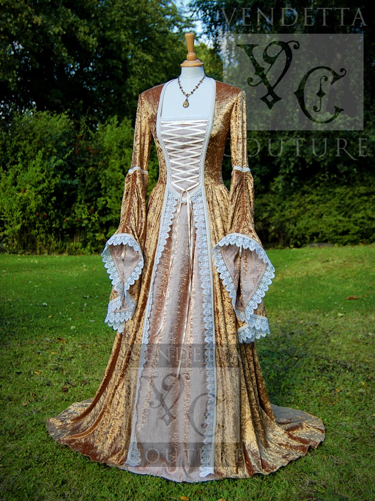 medival dress