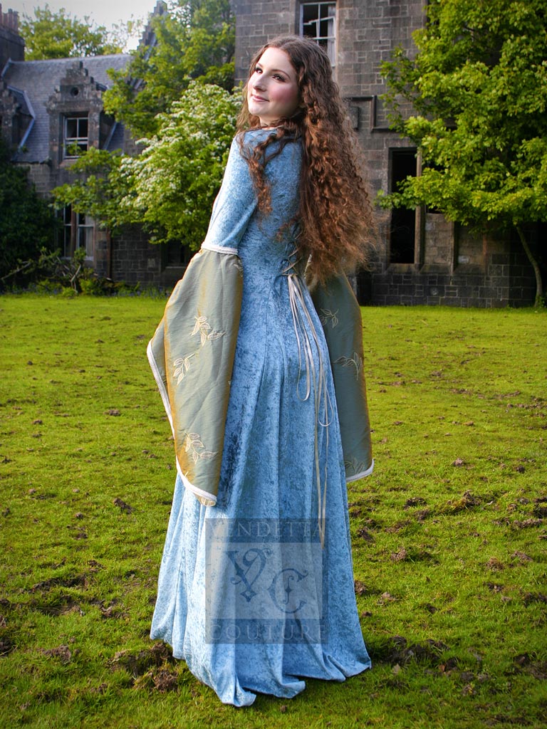 medival dress