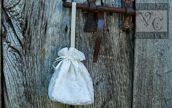 Ivory bag with lace