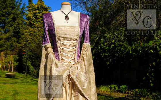 Daylily-016a medieval style dress