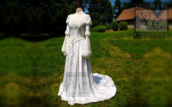 Vintage Gothic Lace Bishop Sleeve Wedding Dress With Cloak And Bell Long  Sleeves Plus Size Celtic Medieval Princess Bridal Gown From Manweisi,  $134.78 | DHgate.Com