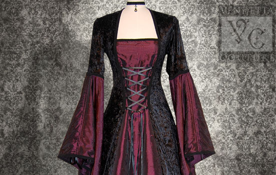 Medieval Dress Black Plum (Purple)