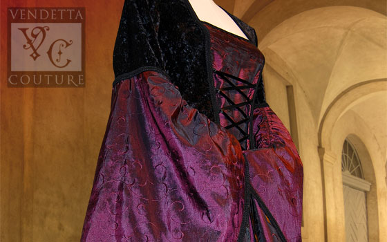 Medieval Dress Black Plum (Purple)